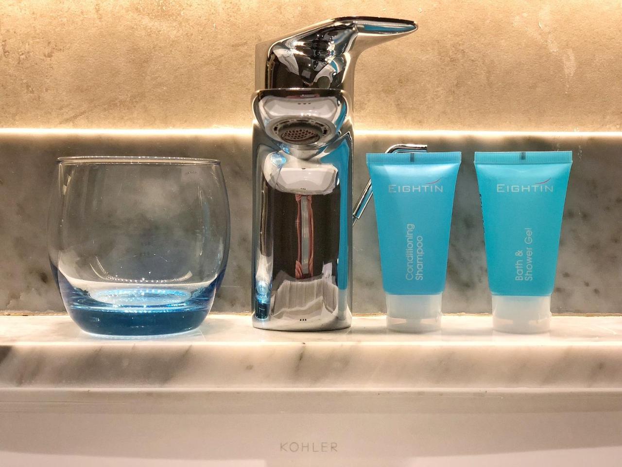 Eightin Hotel Sudirman 雅加达 外观 照片